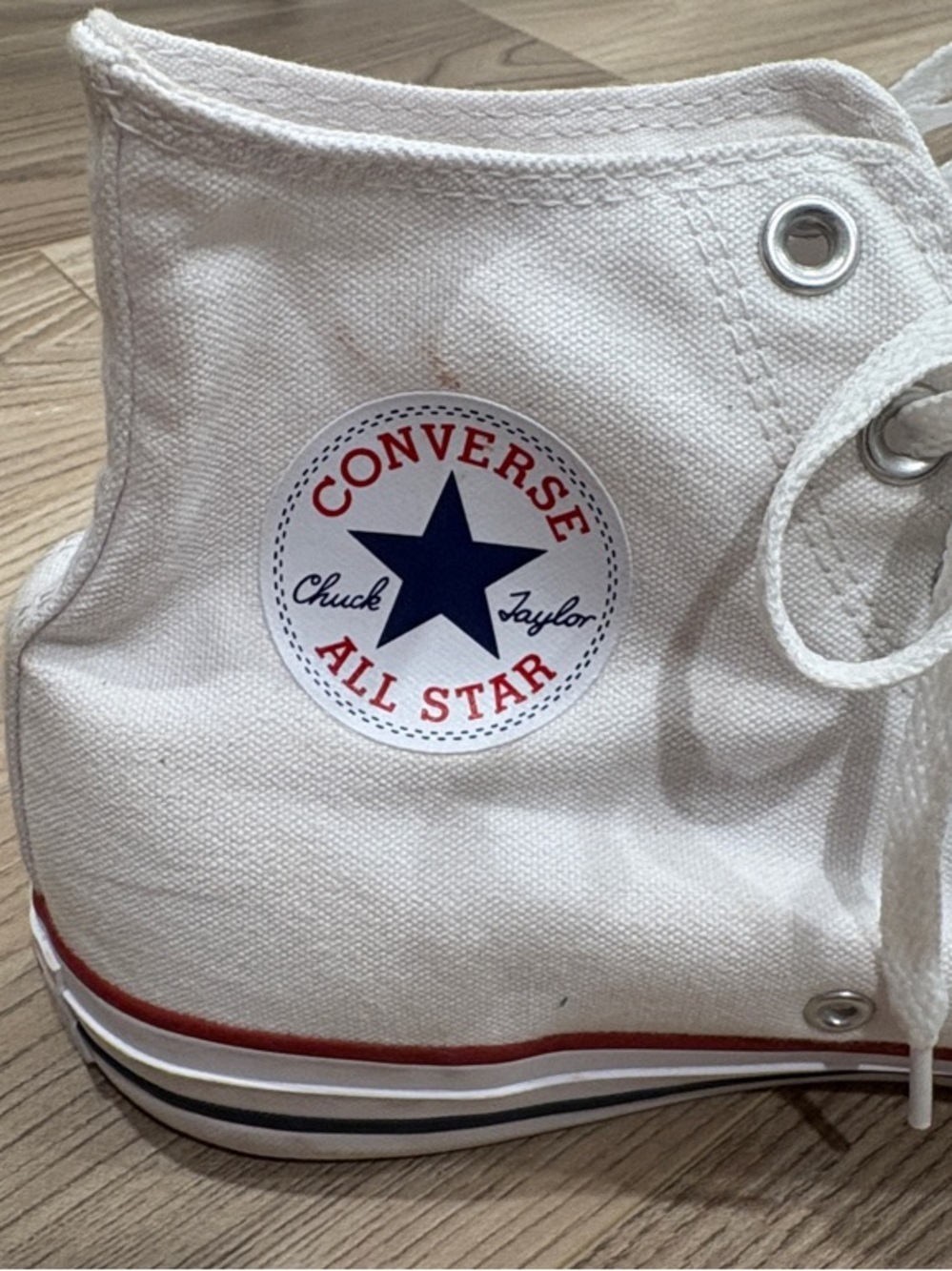 Converse White Canvas Low Top Sneakers with Navy Insole Logo men’s 10/women’s 12 - Picture 2 of 7